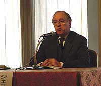 Giáo sư Gerald Curtis