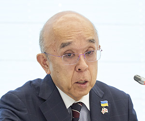 MR. Akimoto